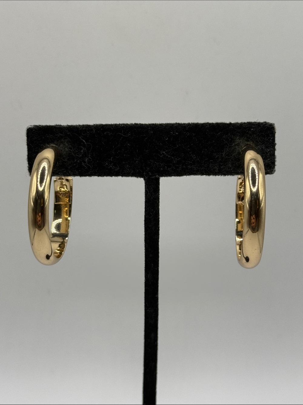 Vintage TJG The Jewelry Group Gold Tone Hoop Clip On Dangle Statement Earrings